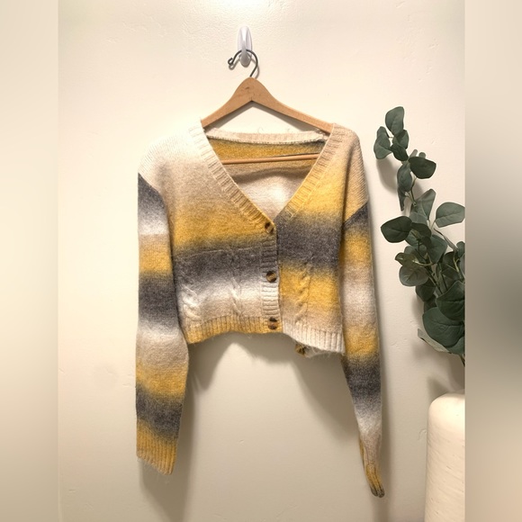 Gorgeous Knit Crop Button-up Long Sleeve Sweater - Picture 1 of 6